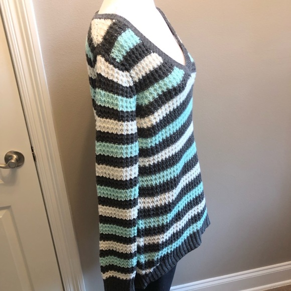 NWT Tri-Colored Pull Over Sweater from Rue21 Size Large - Picture 2 of 9